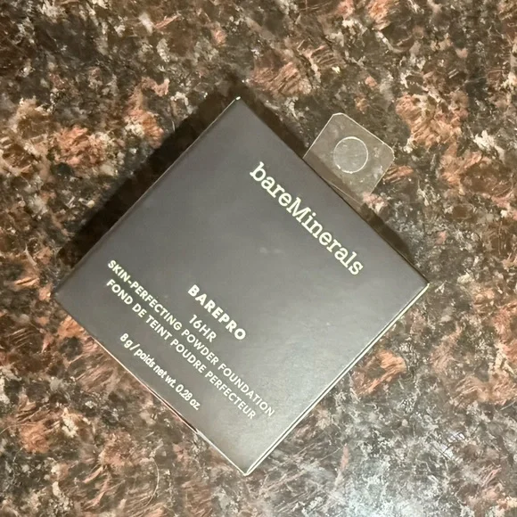 bareMinerals BarePRO 16HR Skin Perfecting Powder Foundation Compact LIGHT COOL - Picture 5 of 8